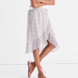 Madewell floral ruffle faux-wrap skirt. Size 4